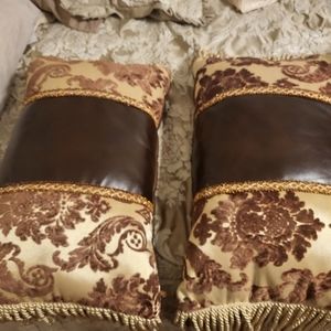 Decorative pillows